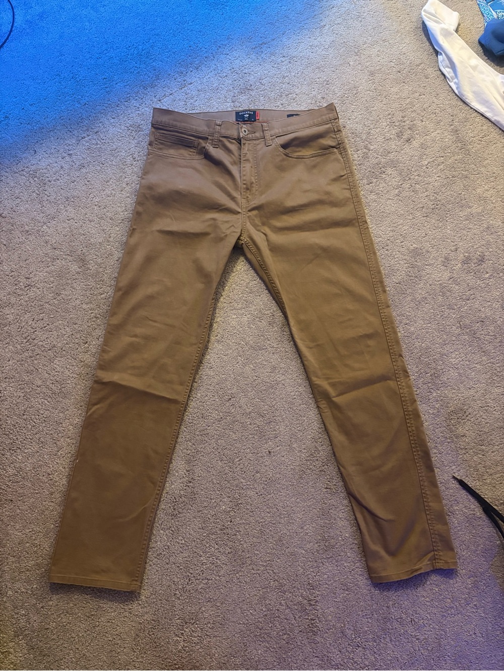 Men’s Dockers Tan Khakis 34x32